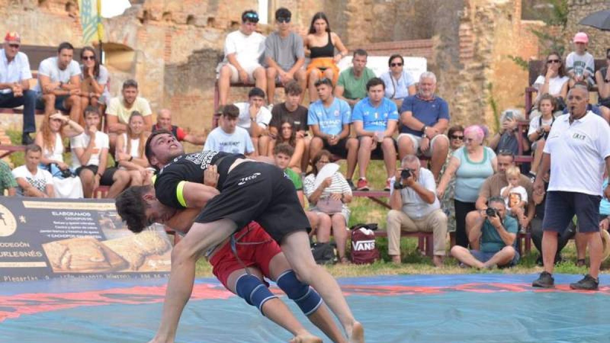 David Riaño contra Fernando Rodríguez en ligeros. ÁLVARO QUIÑONES