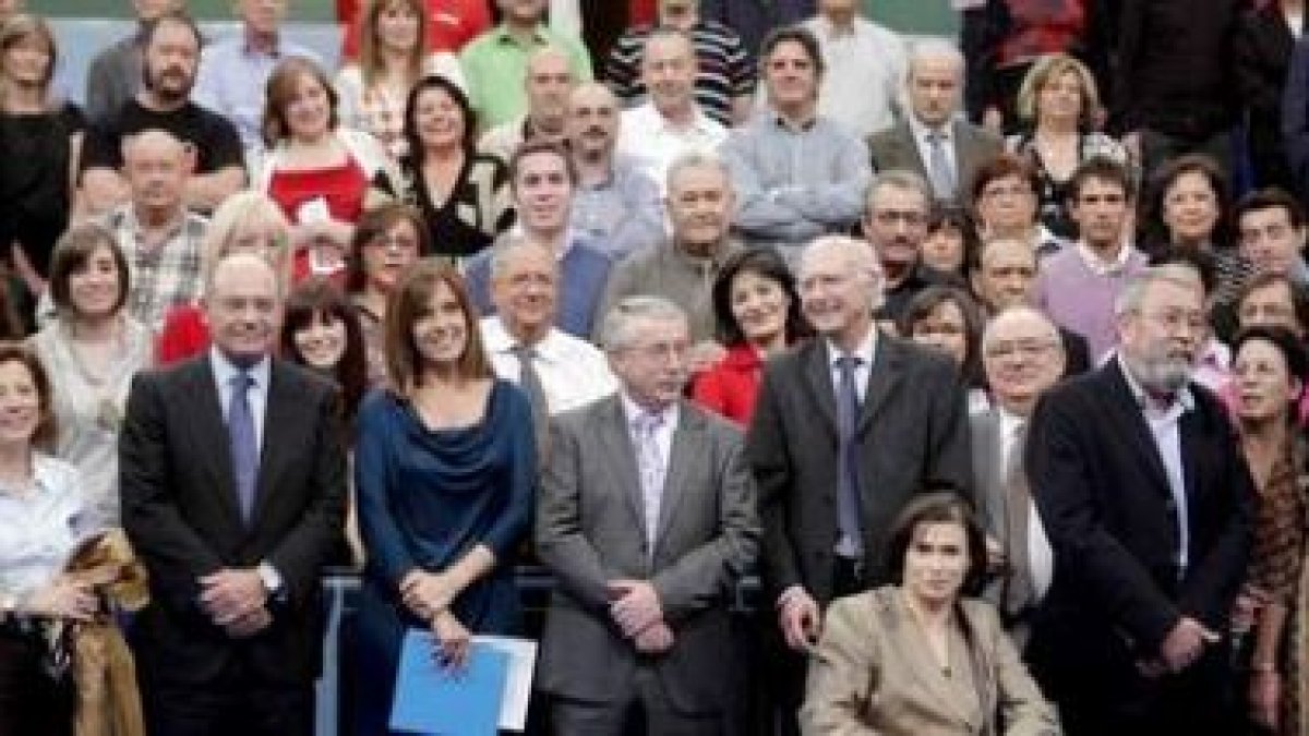 Díaz Ferrán, Ana Blanco, Fernández Toxo y Méndez con los invitados al programa.