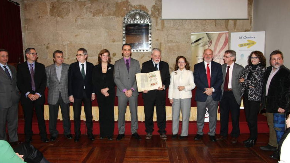El investigador recibió el premio de la Liga de Asociaciones de Periodistas del Camino de Santiago. DL