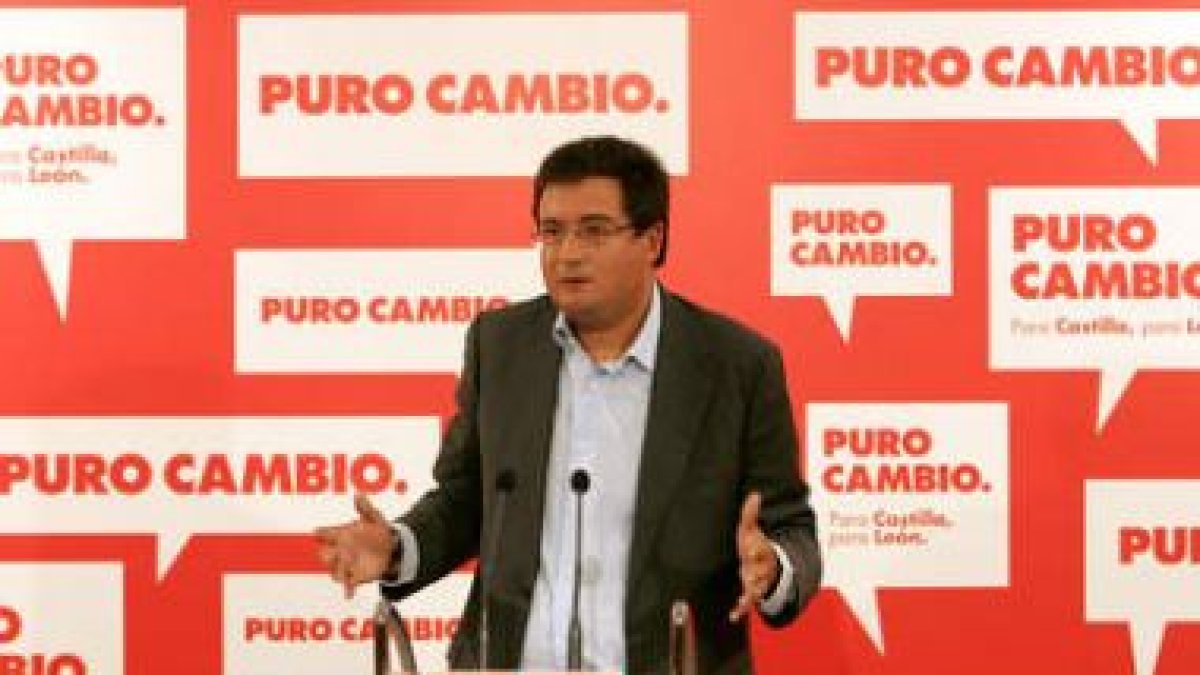 Óscar López, presidió la reunión de la Permanente de la Comisión Ejecutiva del PSCyL-PSOE.