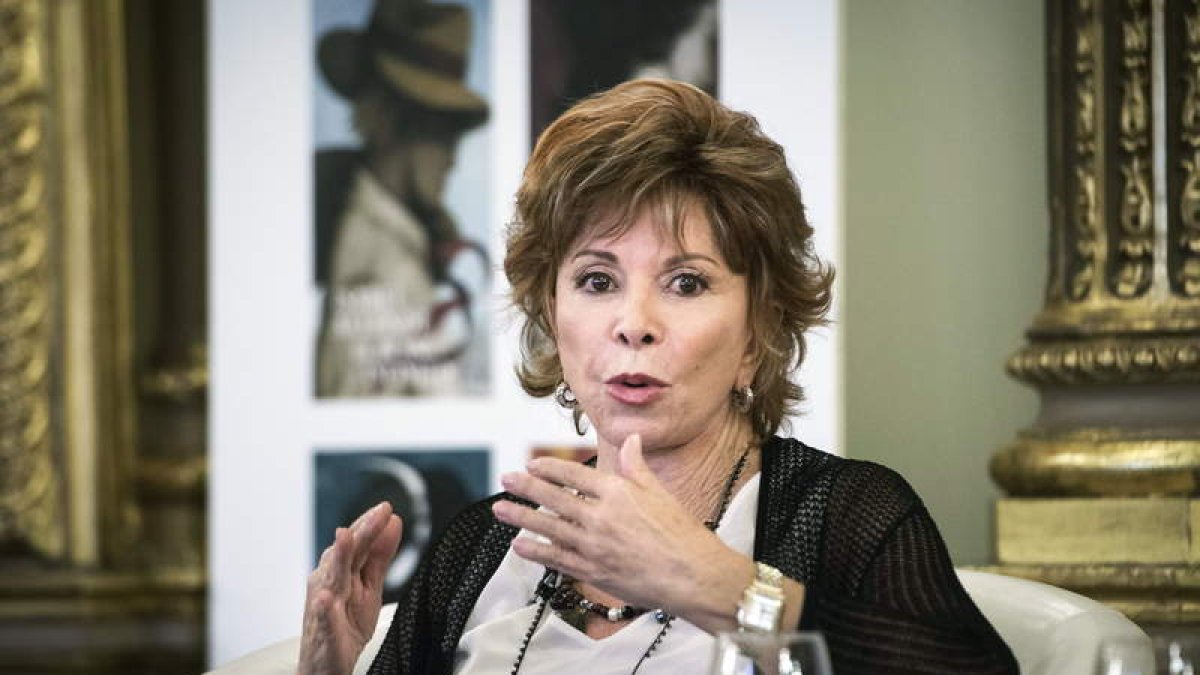 Isabel Allende, en una visita en Madrid para presentar ‘El amante japonés’.