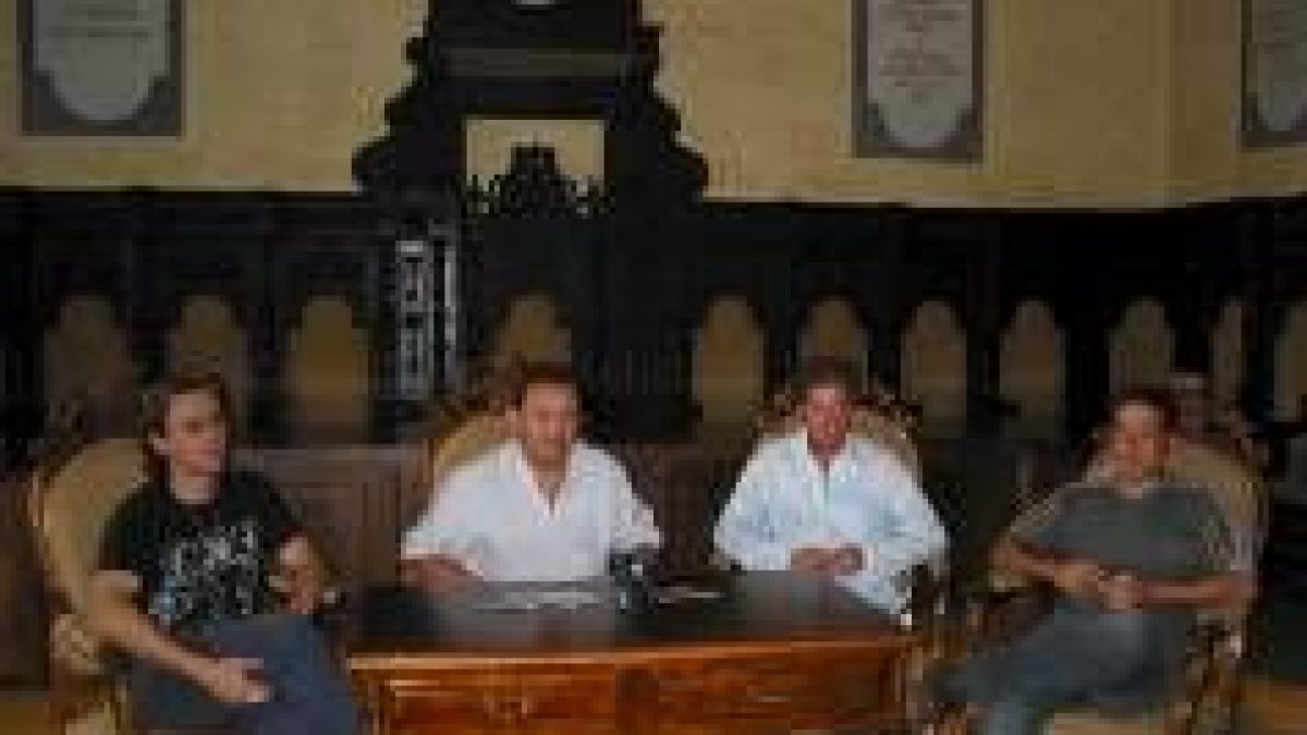 Mario Rebaque, Joaquín Carro, Juan Pedro González y Arturo Martínez en su comparecencia de ayer