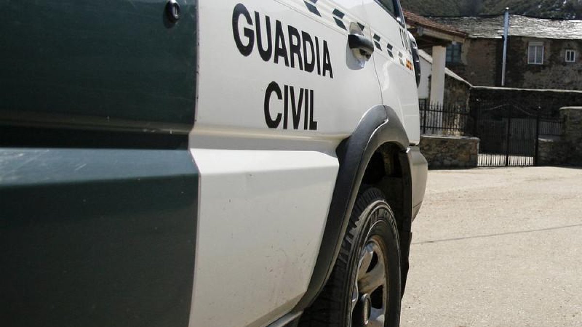La Guardia Civil investiga el suceso en Valverde de la Sierra.