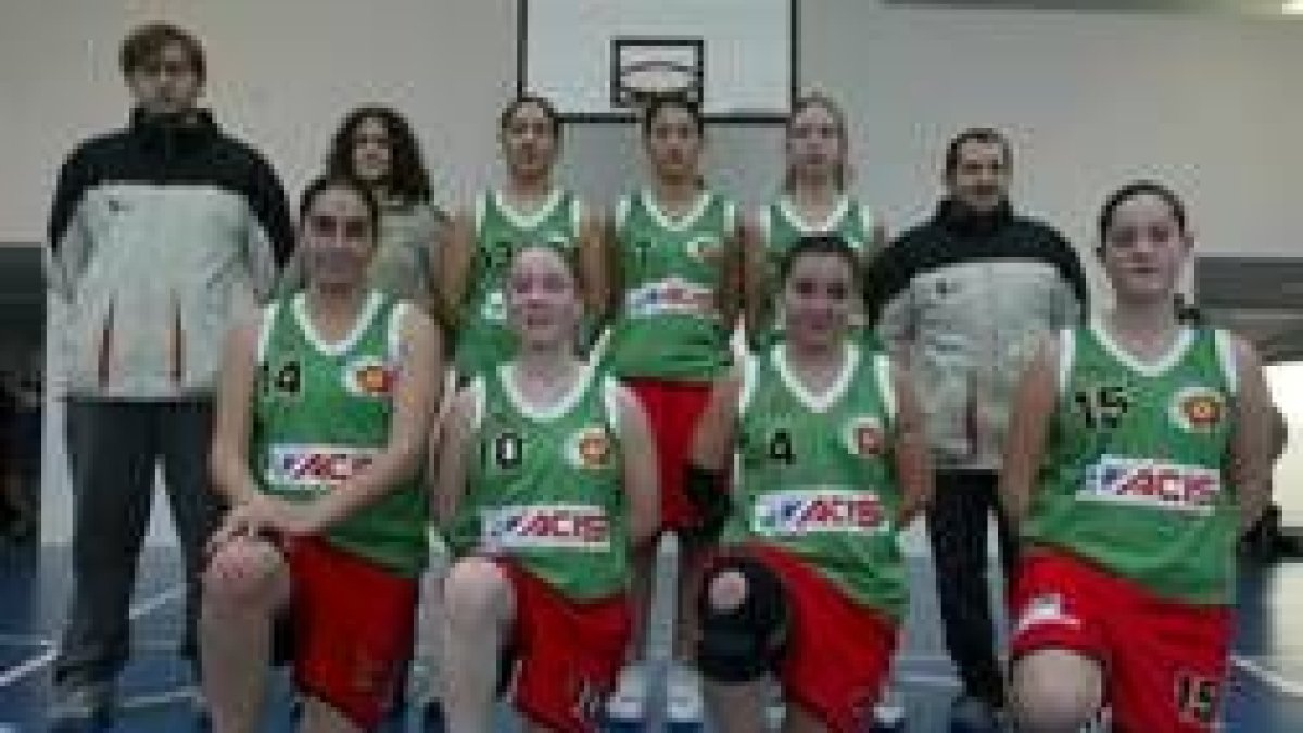 Formación del equipo juvenil femenino de las Agustinas