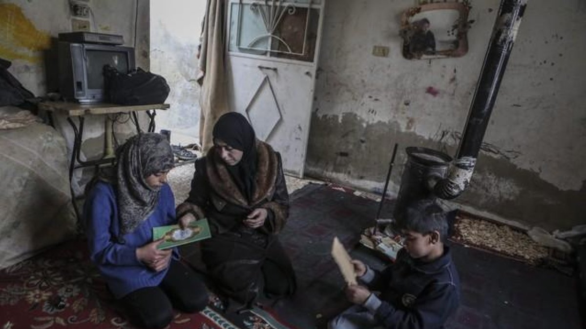 Las familias sirias viven con muchas carencias en la mayoría del país.