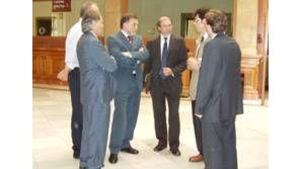 Álvarez, Alejo, Palacio y Antuña visitaron el Banco de España en León