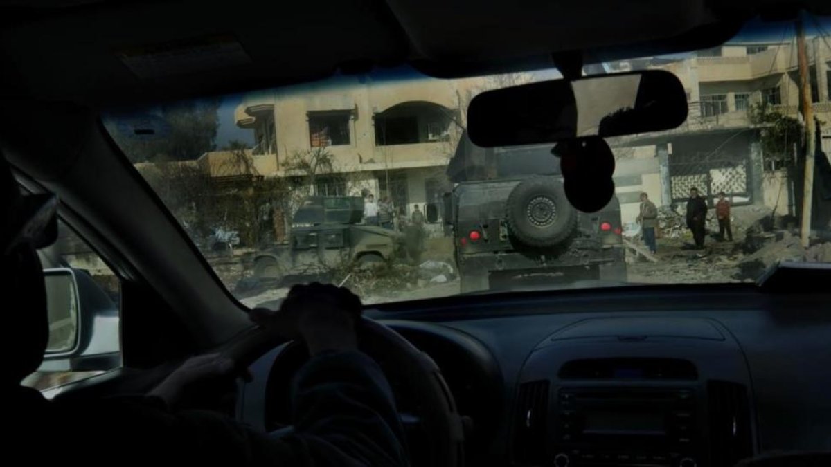 Vehículos de la Golden Division del Ejército iraquí, en la zona recuperada de Mosul.