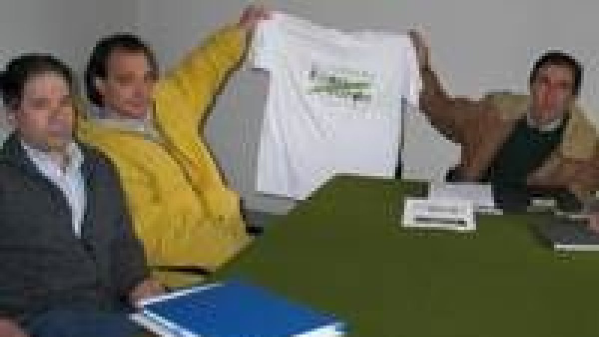 Los miembros de Filón Verde presentaron ayer su logotipo y camisetas