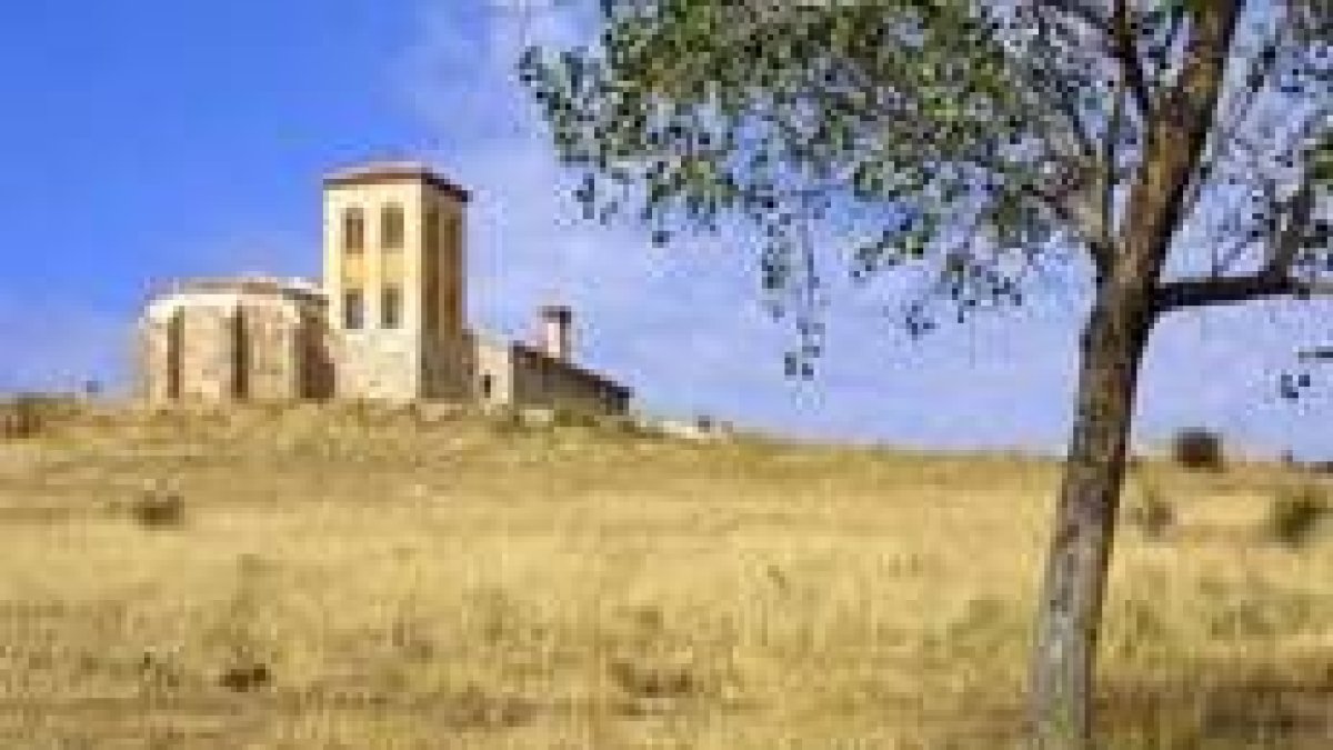 La ermita de San Cristóbal ha sido puesta a la venta por 2,12 millones de euros