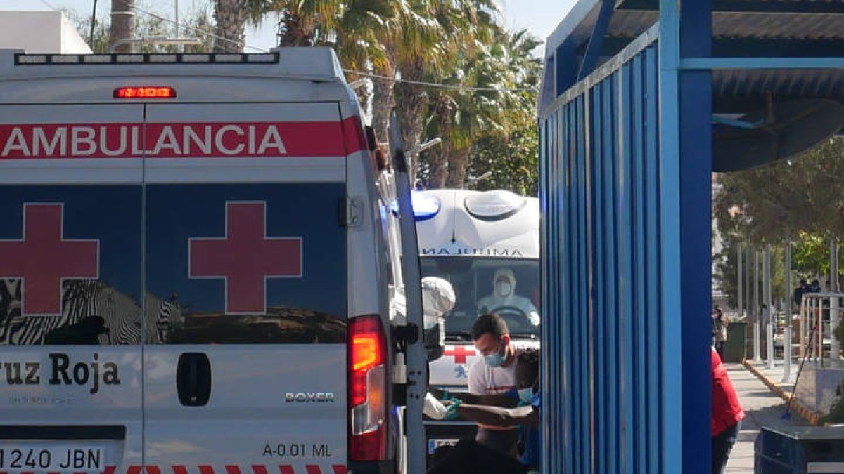 Unos 500 inmigrantes de origen subsahariano consiguieron entrar este miércoles en la ciudad española de Melilla (norte de África), tras el intento de salto masivo a la valla fronteriza que la separa de Marruecos PAQUI SÁNCHEZ