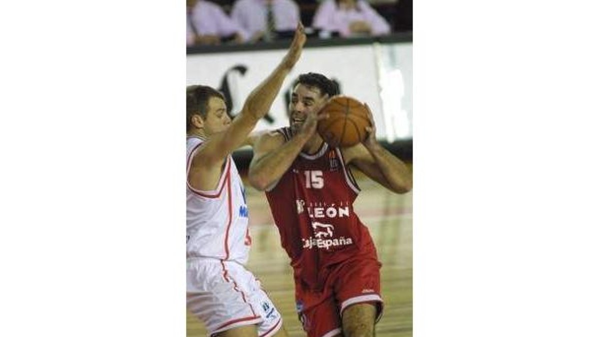 Jorge García en su anterior etapa en Baloncesto León.