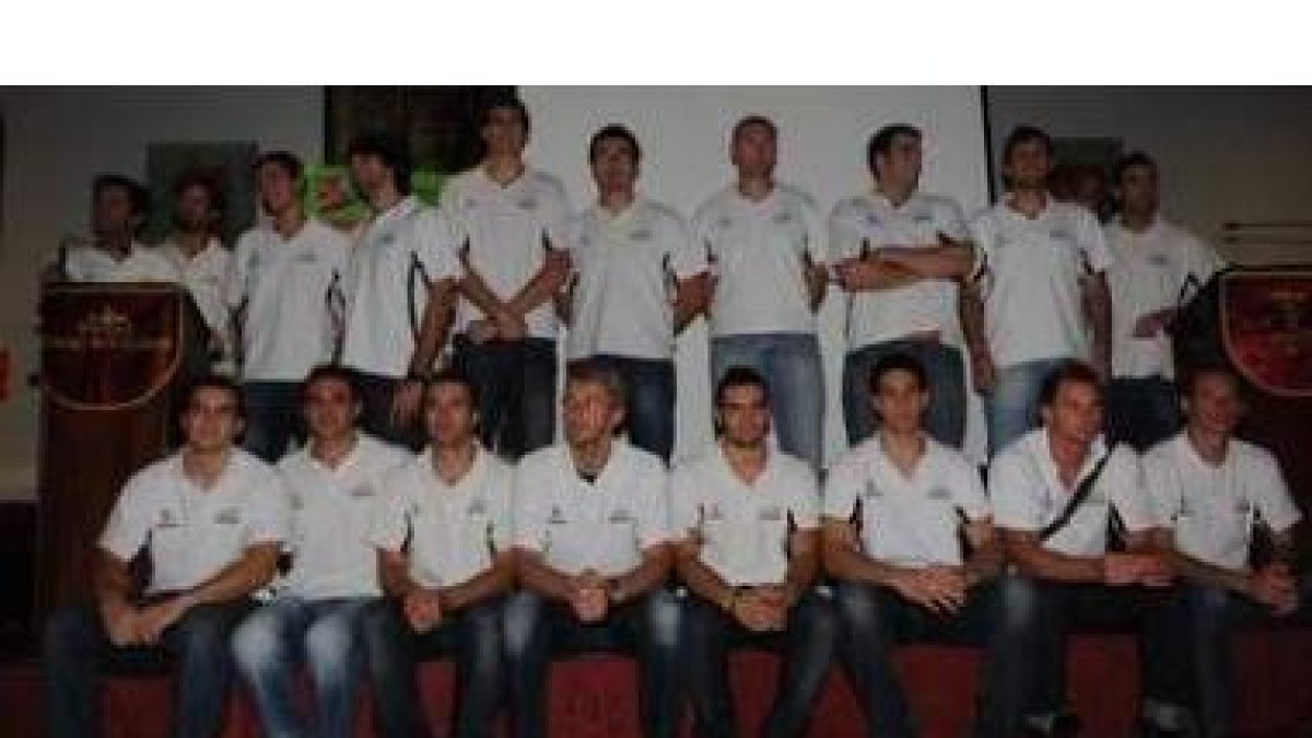 La plantilla del Ademar en la presentación del equipo para la temporada 2010.