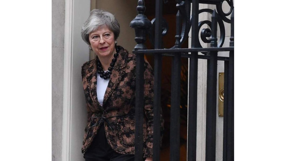 Theresa May a su salida de Downing Street. NEIL HALL