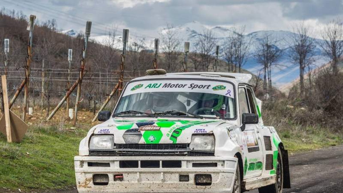 El estreno del Rallysprint La Ribera de Folgoso contó con todos los ingredientes de éxito. Y el triunfo final de Emilio Labrado. AITOR YUGUEROS