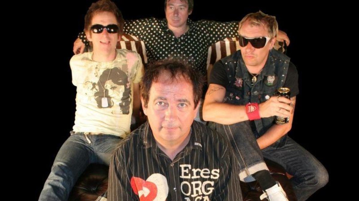 The Buzzcocks, con Pete Shelley en primer plano