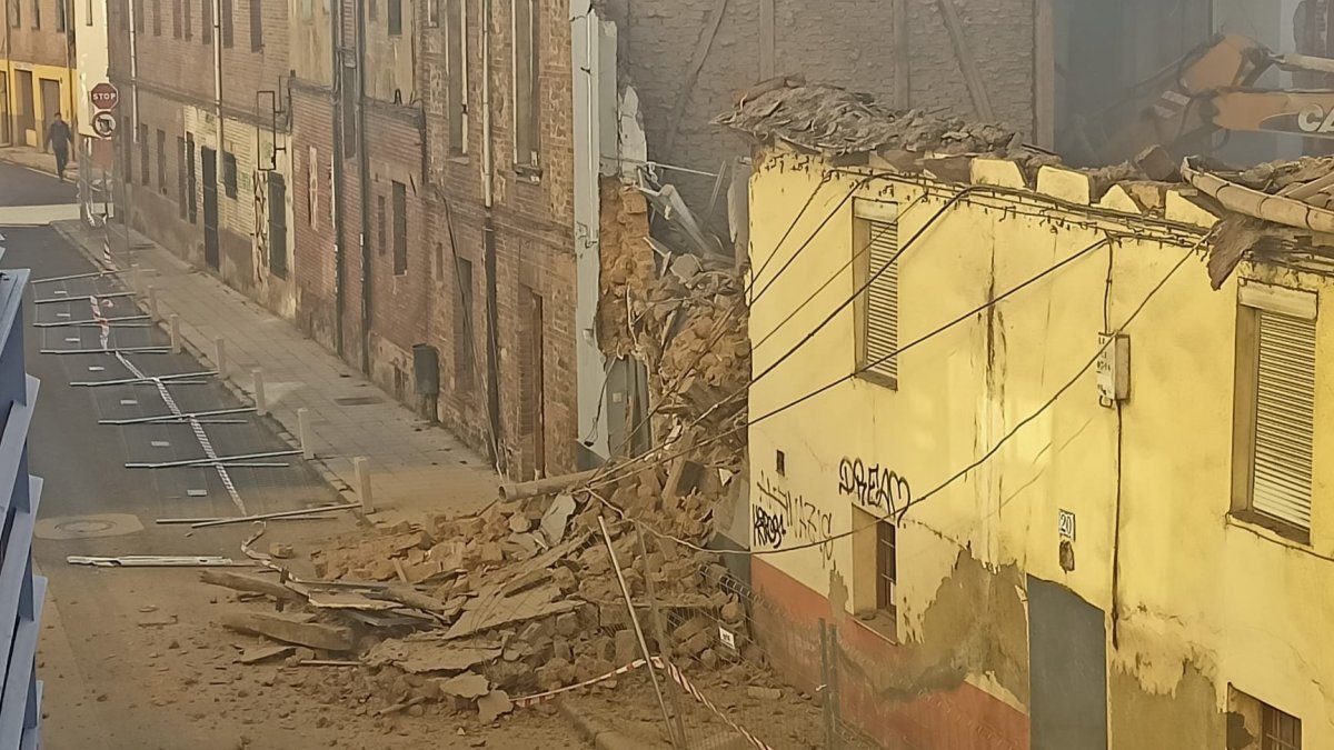 edificio derrumbado en las obras de la ronda interior