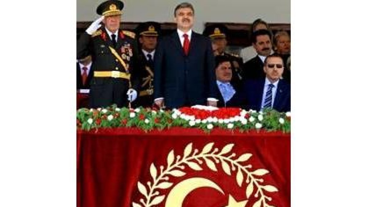 Abdulá Gül, junto al primer ministro de Turquía Recep Tayyip Erdogan