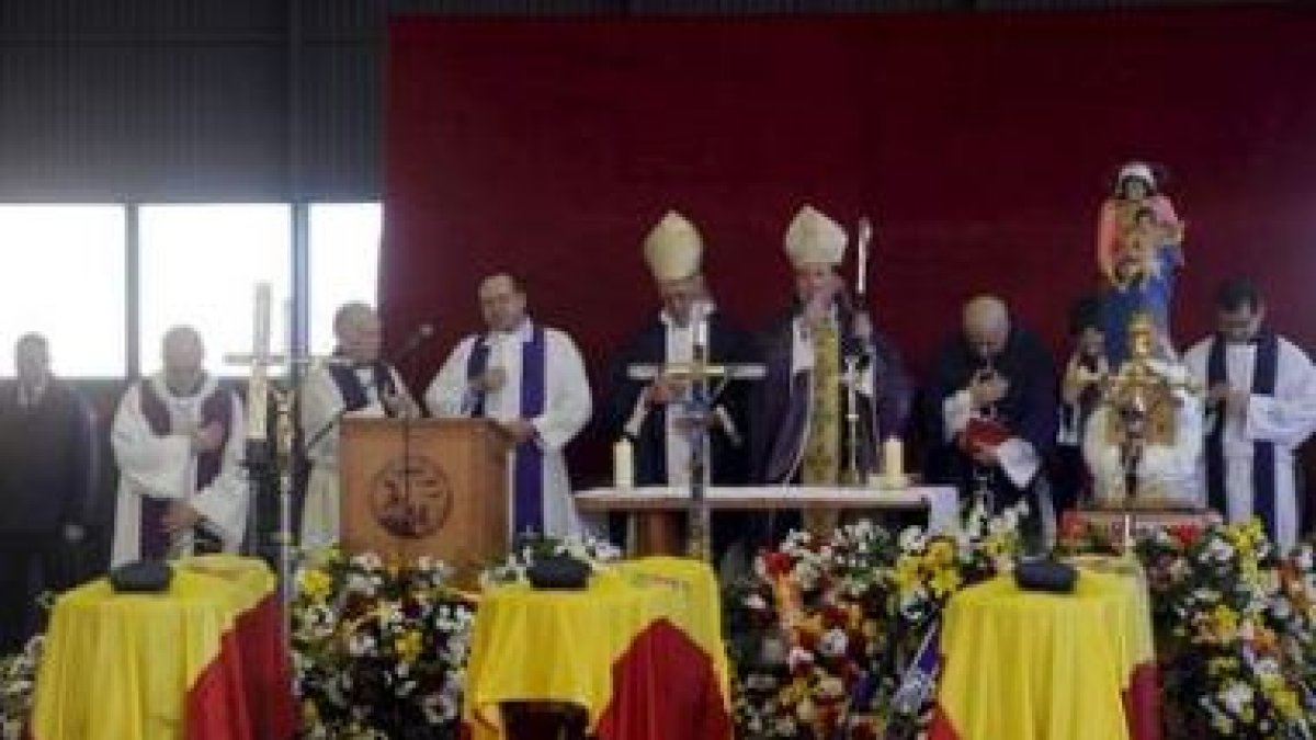 El funeral militar tuvo lugar en Albacete y estuvo presidido por el arzobispo castrense y el obispo