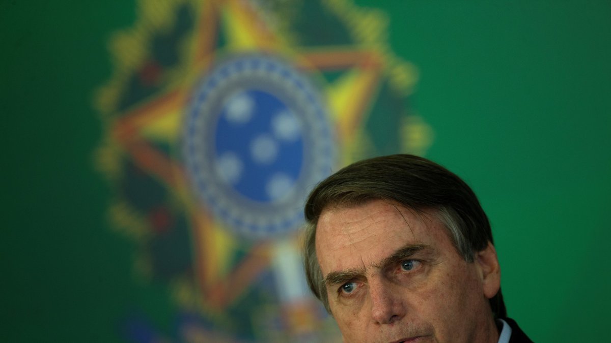 Bolsonaro carga contra Noruega tras el bloqueo de fondos: "Ellos matan ballenas"