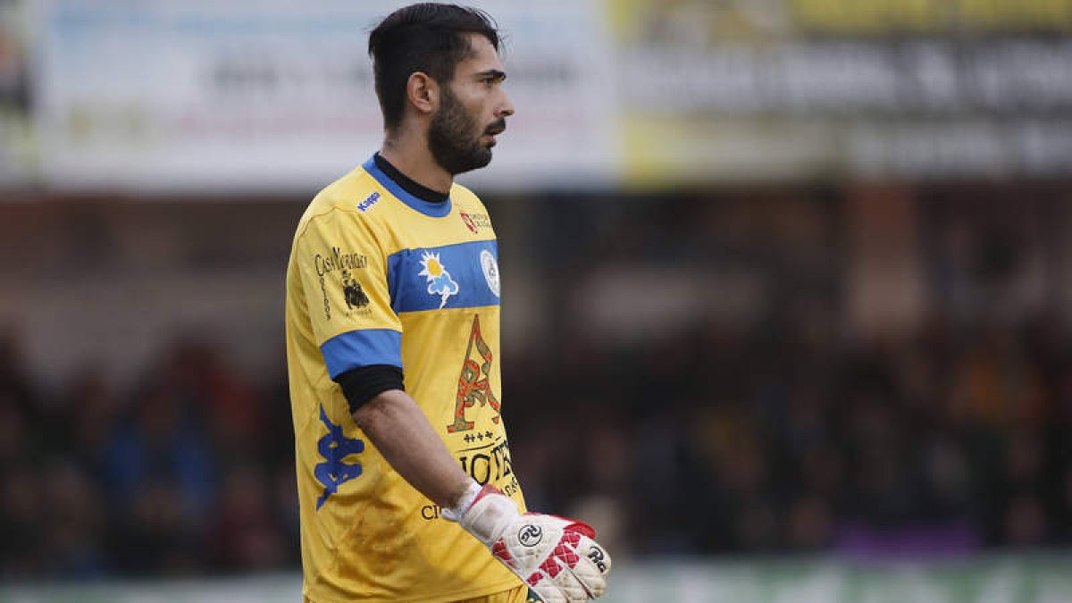 ‘Pulpo’ Romero es uno de los futbolistas que no seguirán en el club astorgano. JESÚS F. SALVADORES