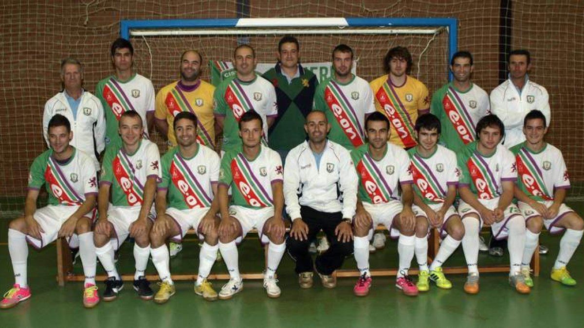 Formación del Cistierna, campeón de Liga de Tercera.