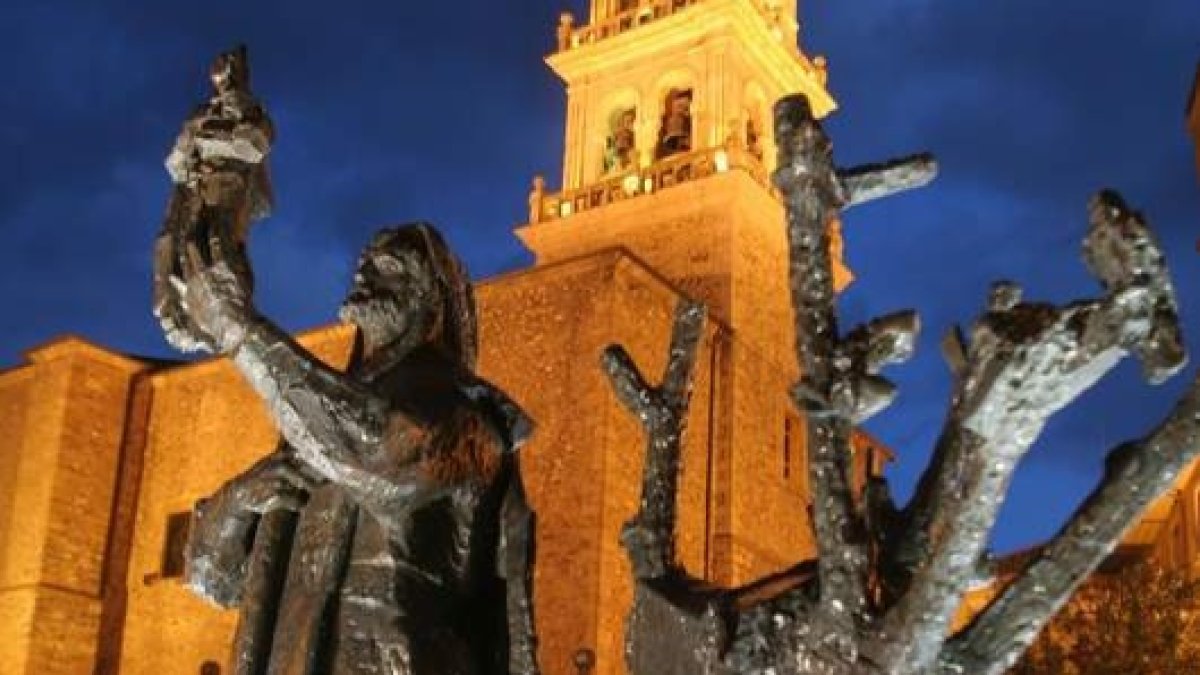 Monumento que recuerda la leyenda de la Virgen de La Encina. LDM