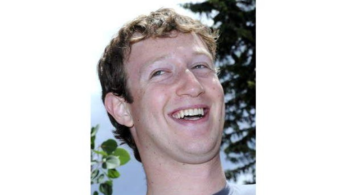 Mark Elliot Zuckerberg.