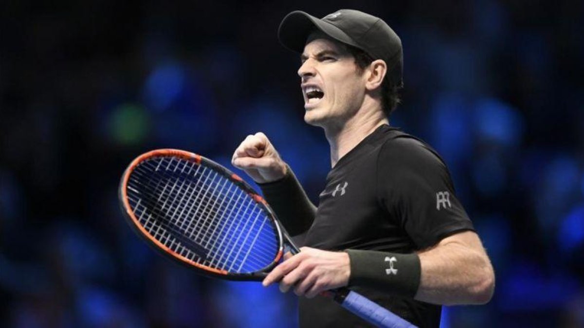 Andy Murray gesticula con rabia durante el partido contra Nishikori.