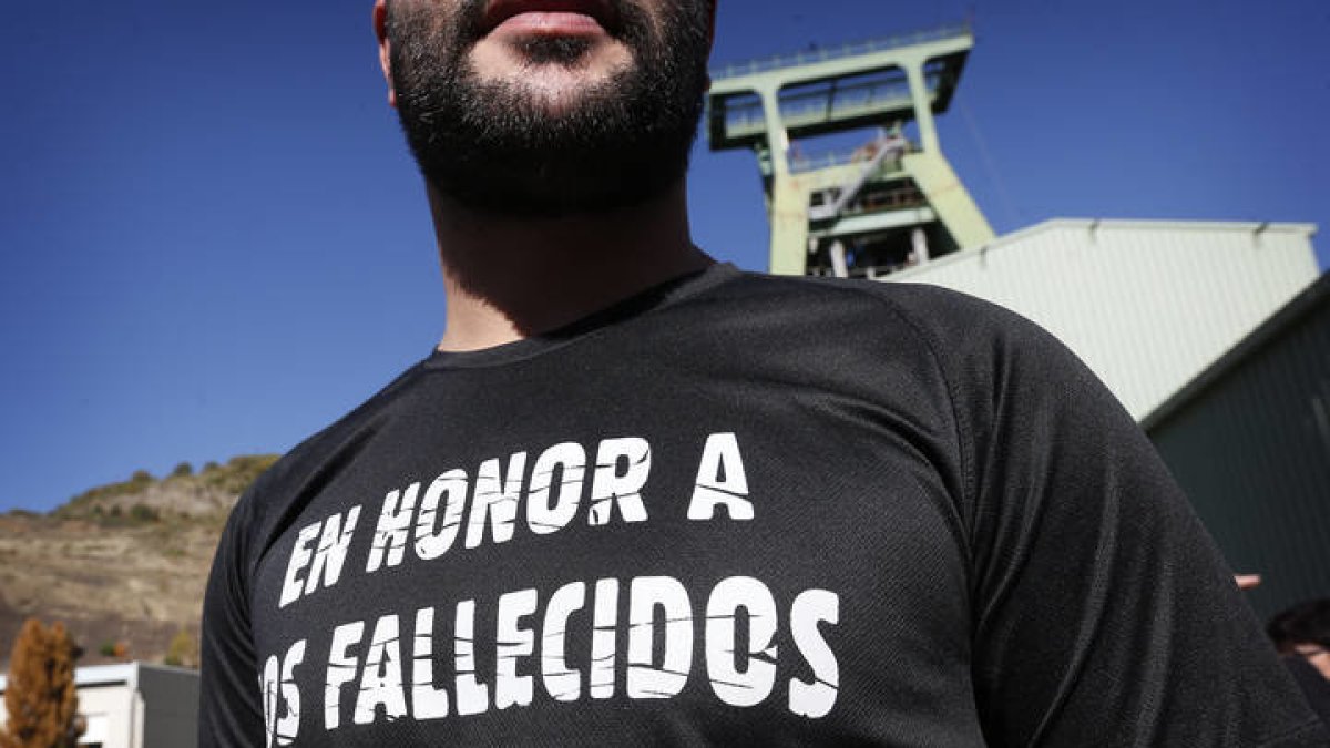 Homenaje a los seis mineros muertos en el Pozo Emilio de la Hullera Vasco Leonesa. JESÚS F. SALVADORES
