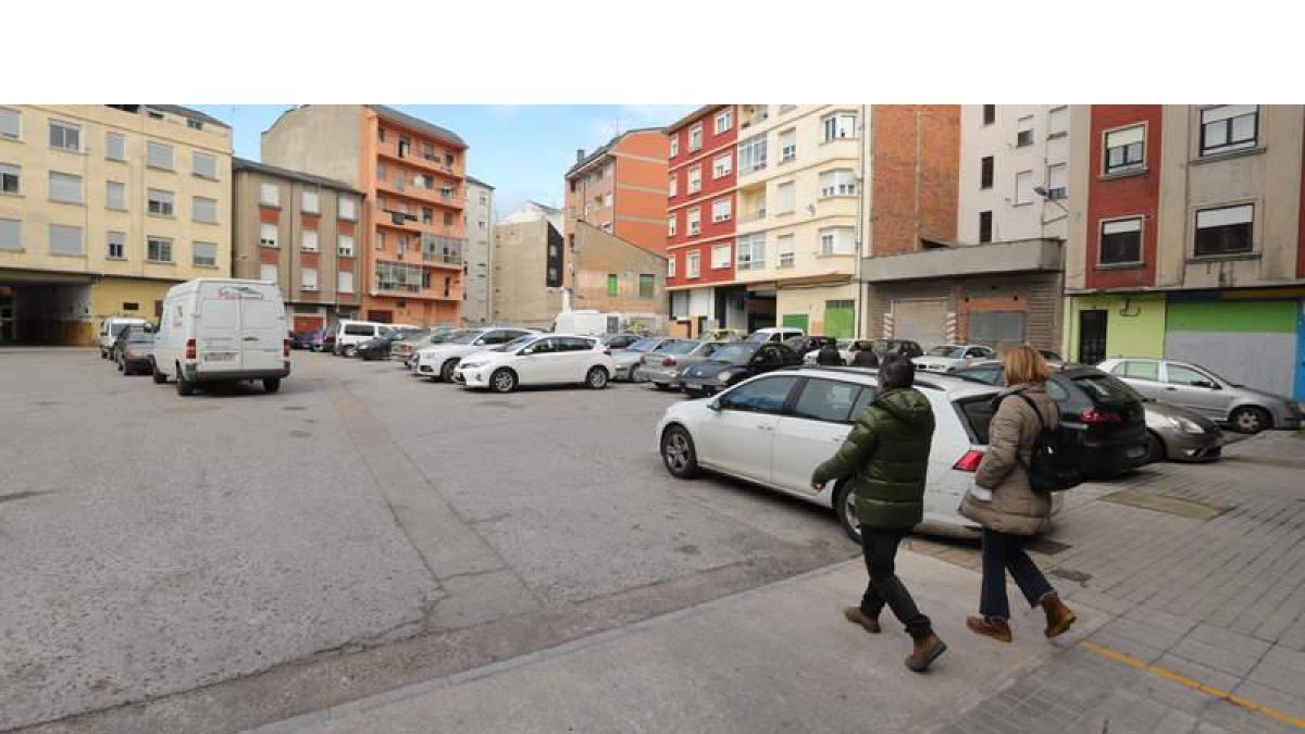 Plaza Interior de Ponferrada, donde confundieron para la obra los metros cuadrados con cúbicos. L. DE LA MATA