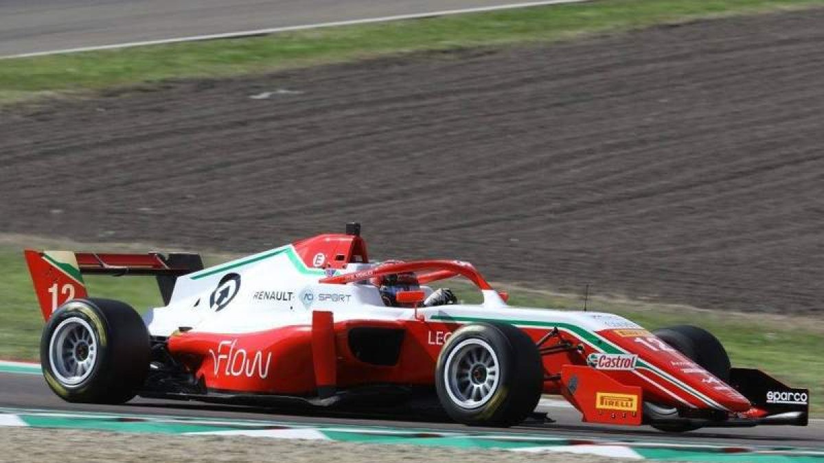 David Vidales durante los entrenamientos de pretemporada en el circuito Enzo y Dino Ferrari de Imola. FIA