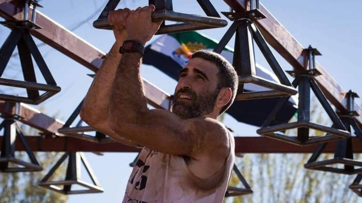Miguel Pinto superando uno de los obstáculos que lo llevaron al subcampeonato de España. DL