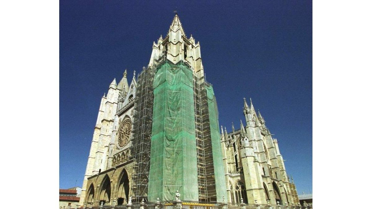 Restauración de la torre en 1999.
