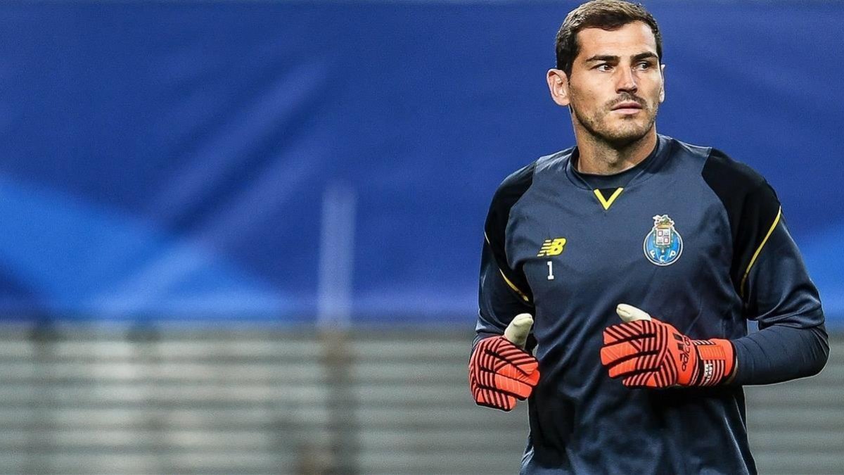 Iker Casillas, en un entrenamiento con el Oporto.