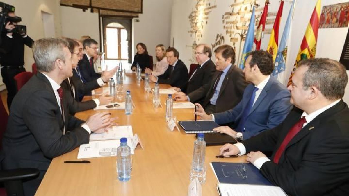 Imagen del encuentro de presidentes en Astorga