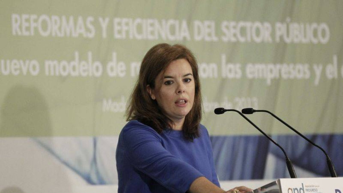 La vicepresidenta del Gobierno, Soraya Sáenz de Santamaría, durante su intervención hoy en una jornada sobre el sector público.