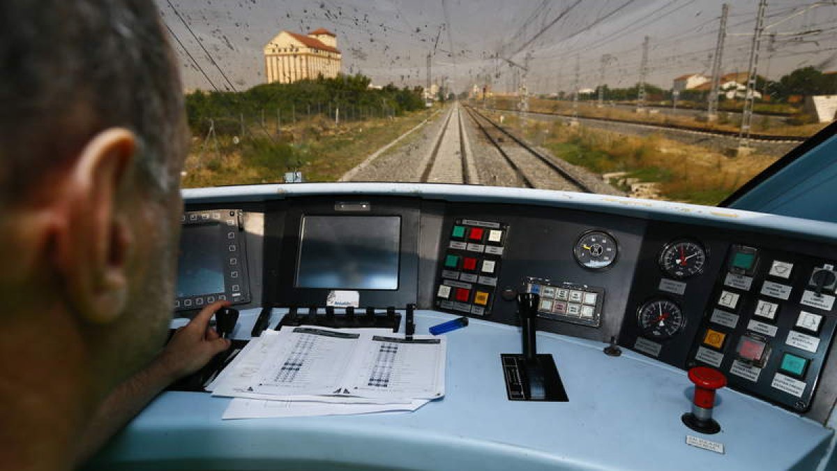 El AVE no alcanzará los 300 kilómetros por hora hasta el primer semestre del próximo año, con el sistema de seguridad ERTMS.