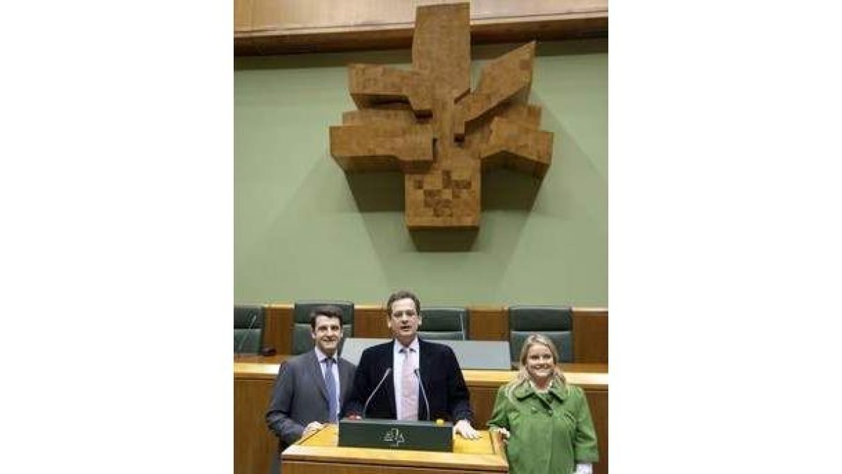 Los tres nuevos diputados del PP en el parlamento vasco