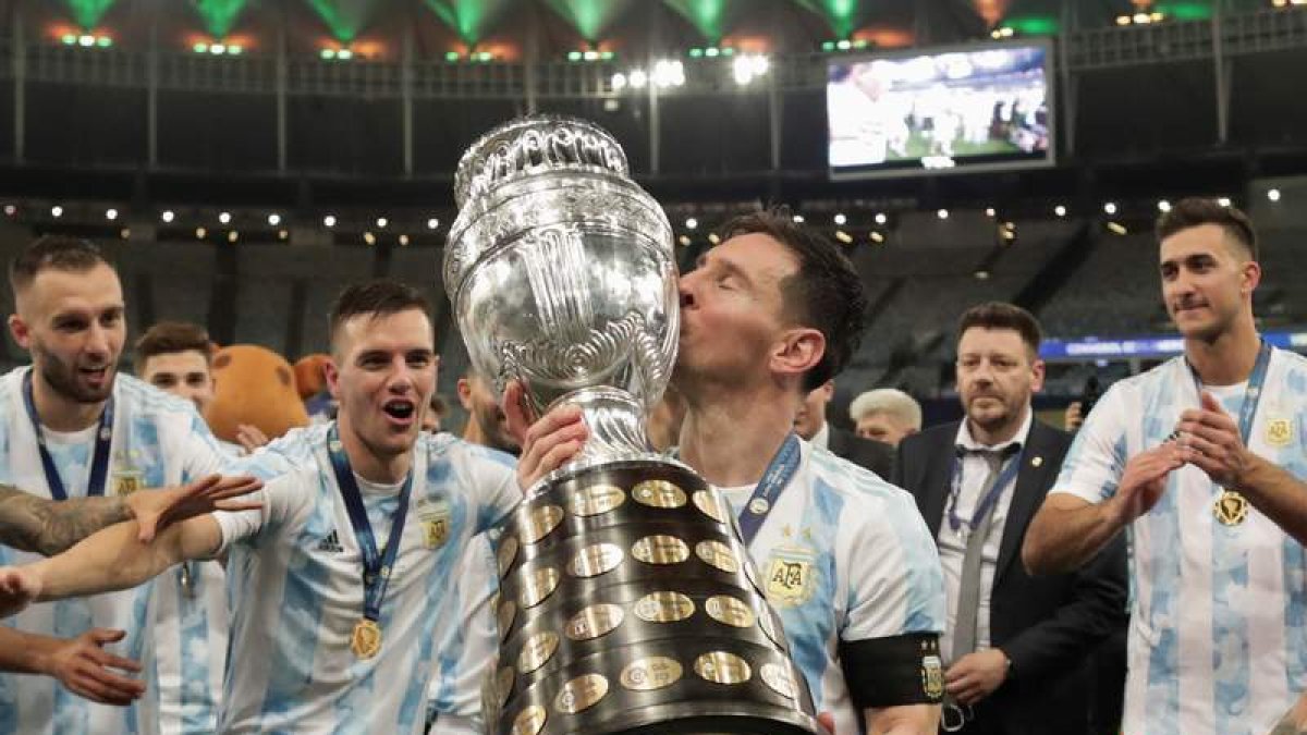 Messi conquista al fin su primer gran trofeo con la selección argentina. ANDRE COELHO