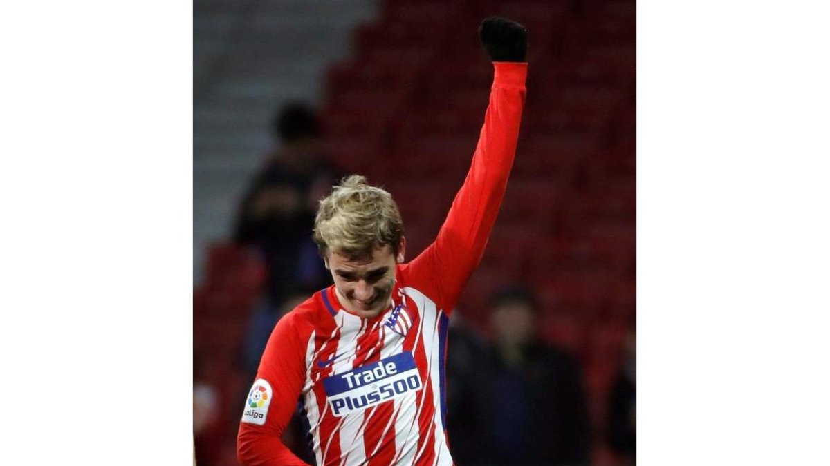 El jugador del Atlético Antoine Griezmann celebra su segundo gol ante el Leganés. JUANJO MARTÍN