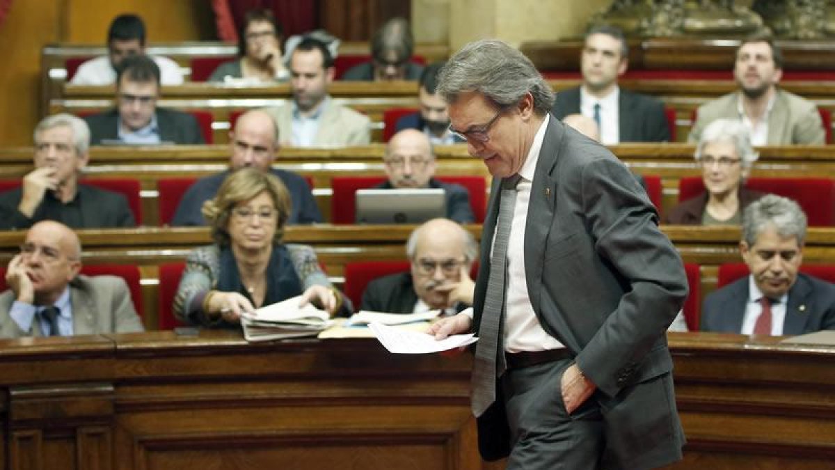 El presidente de la Generalitat en funciones, Artur Mas, en el segundo debate de investidura en el Parlament de Cataluña.