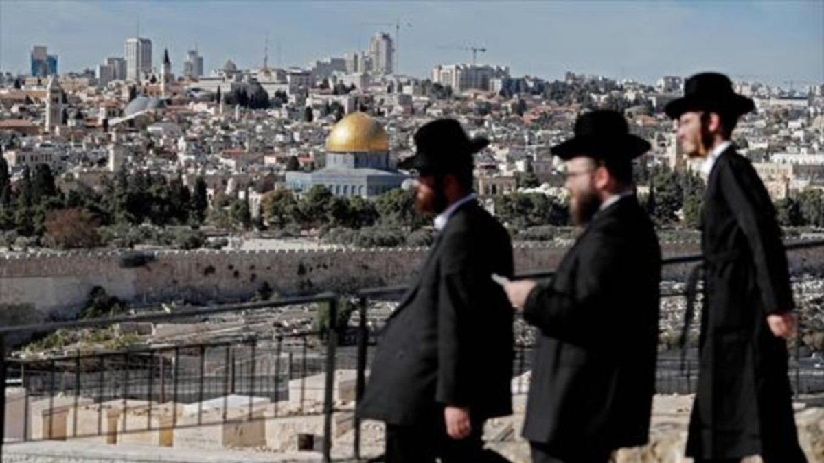 Ultraortodoxos israelís en el Monte de los Olivos de Jerusalén.