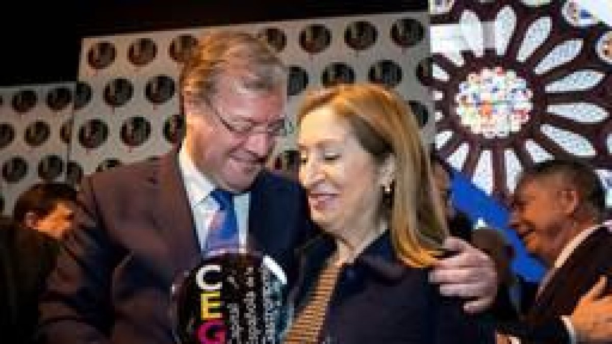 Ana Pastor con el alcalde de León en la pasada edición de Fitur