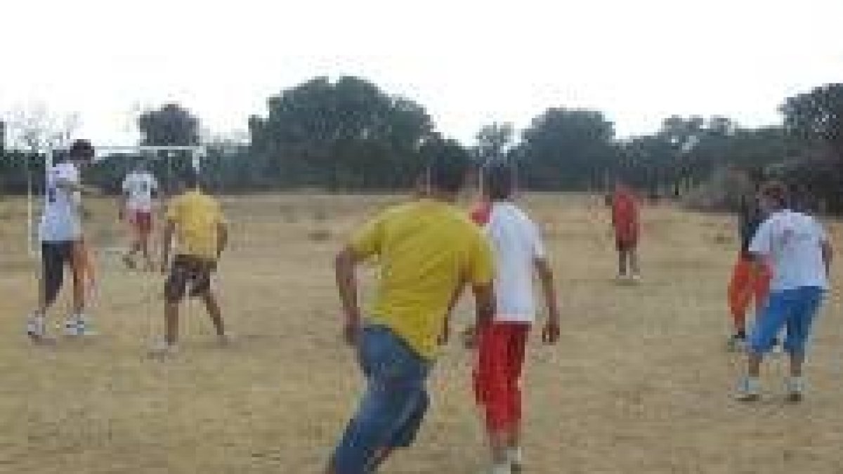 Varios jóvenes disfrutaron de actividades deportivas