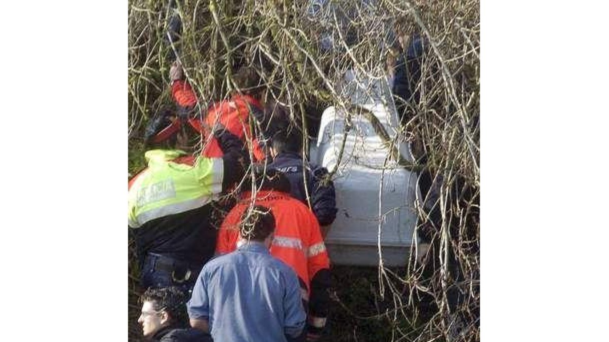 Los equipos de rescate encontraron el cadáver del joven en el río