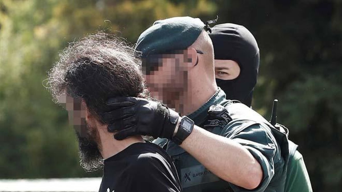 Detienen en Pamplona a un yihadista exconvicto acusado de adoctrinamiento.
