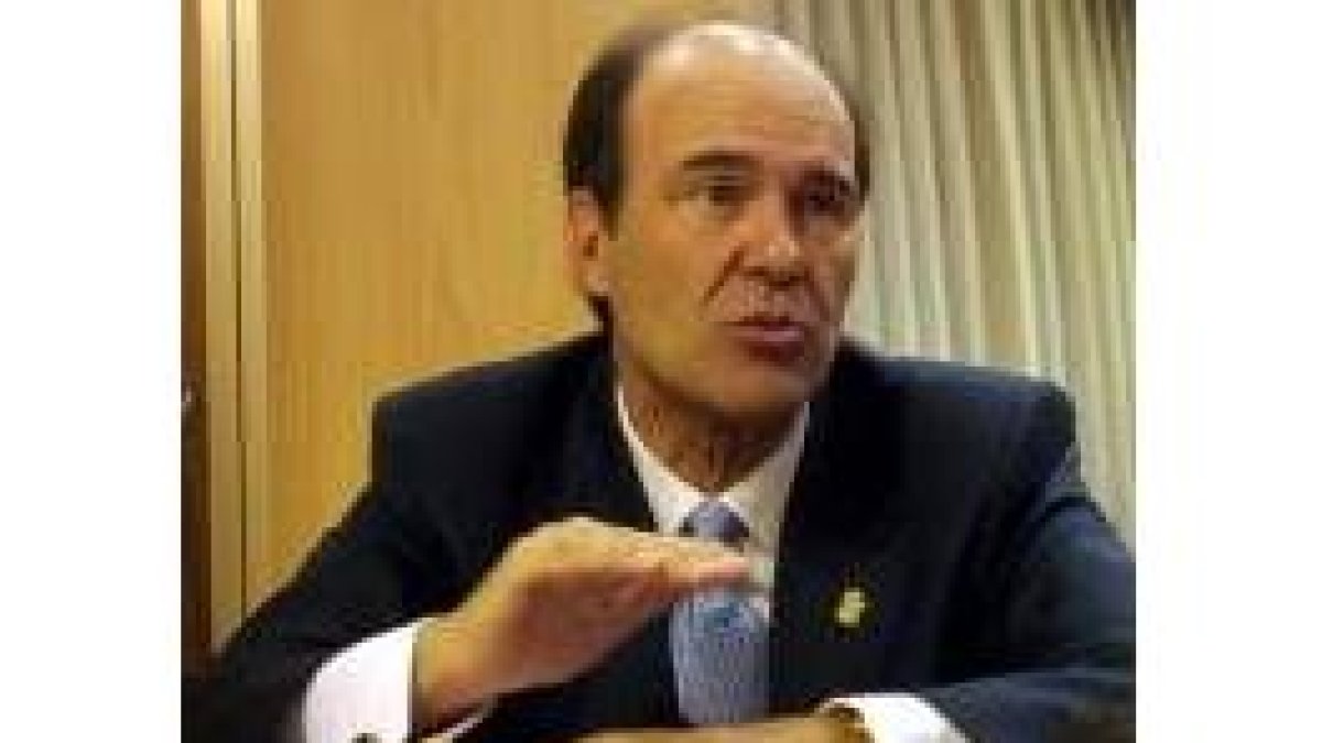 Díaz Villarig es el presidente del Sindicato Médico de León