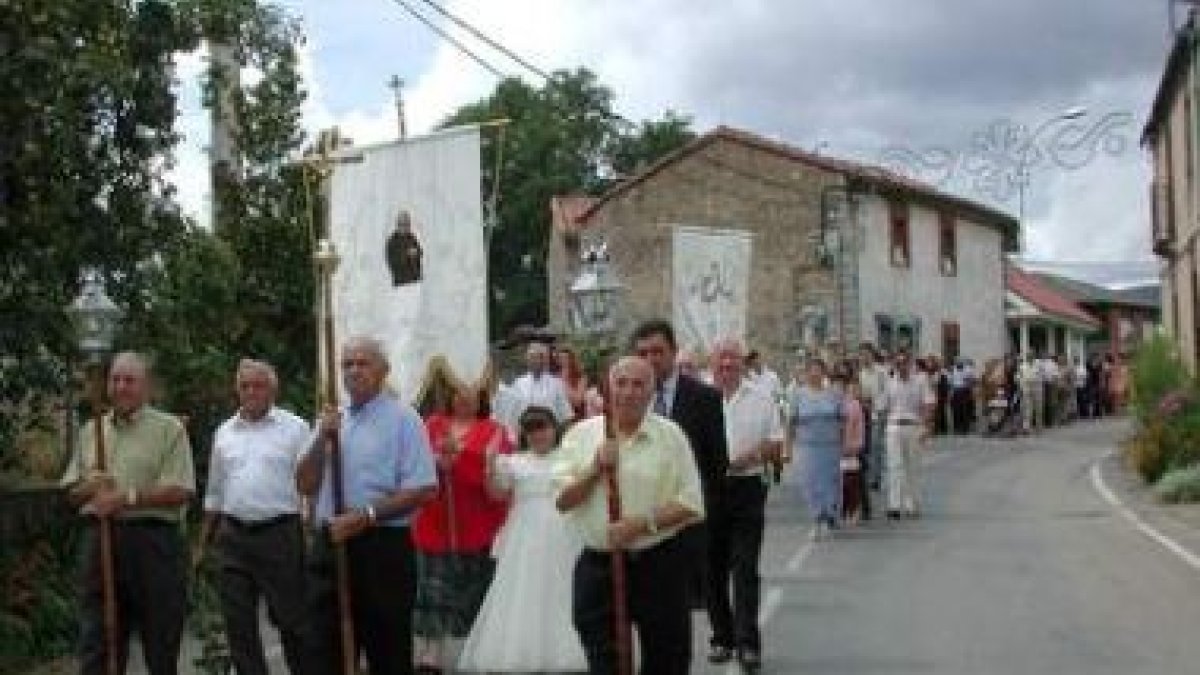 Los vecinos de la localidad roblana de Sorribos de Alba celebran las fiestas patronales.