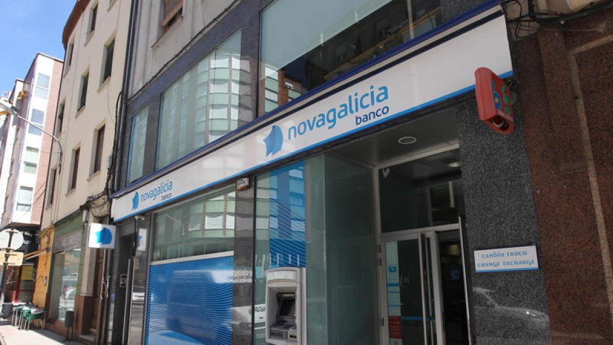 Una de las oficinas de Novagalicia en la provincia, que cambiará de nuevo su nombre.