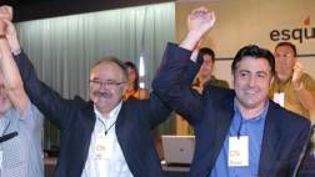 Josep Lluis Carod-Rovira y Joan Puigcercós celebran la proclamación de aquel como candidato
